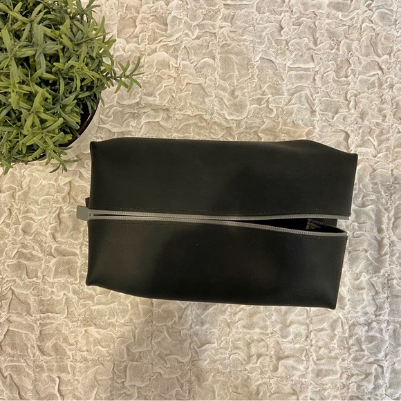 Waterproof Rubber Dopp Kit Toiletry Makeup Cosmetics Storage Case Travel Bag - Picture 2 of 8